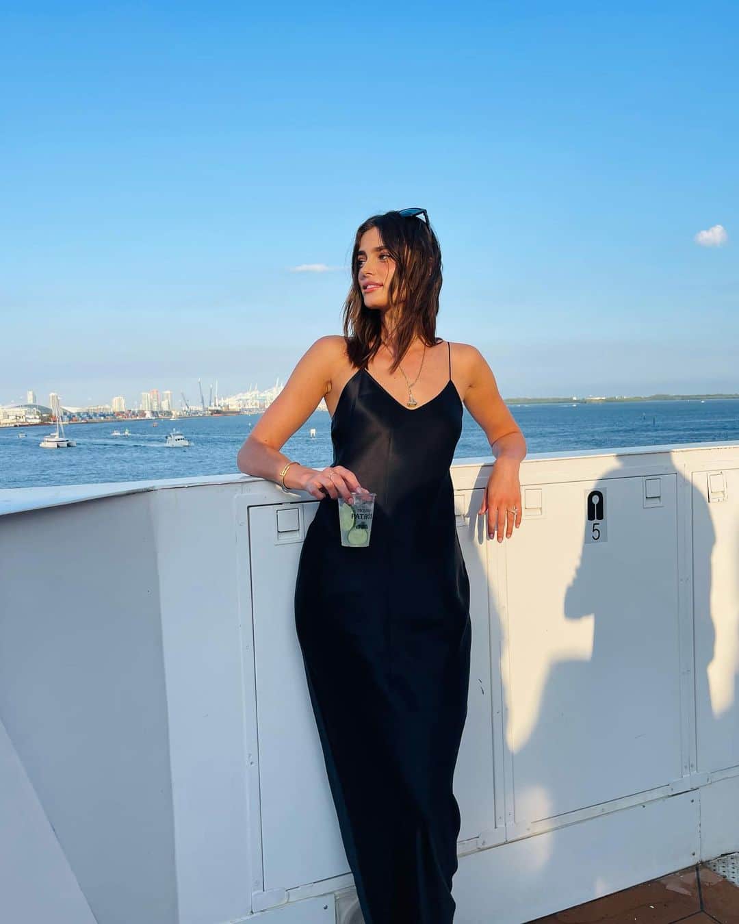 テイラー・ヒルのインスタグラム：「☀️Miami ☀️ @patron #patron partner」