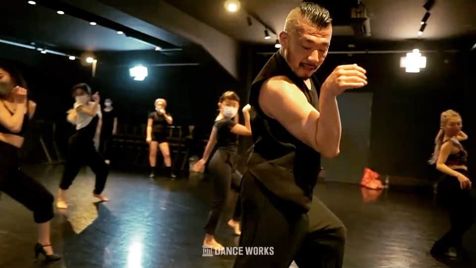のインスタグラム：「2個同時に載せると ２つ目が変に拡大されるのなんなんだろw  #バーレスク #jazzdance」