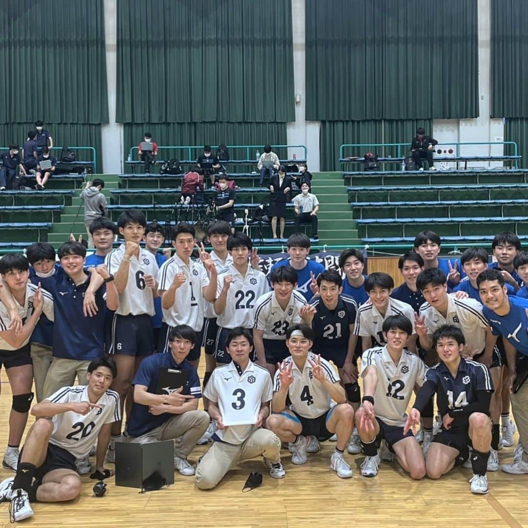 吉村颯太さんのインスタグラム写真 - (吉村颯太Instagram)「3️⃣勝目！！！   #日本体育大学男子バレーボール部   #春リーグ  #どこにいるでしょうか」5月7日 19時41分 - 0219_ys