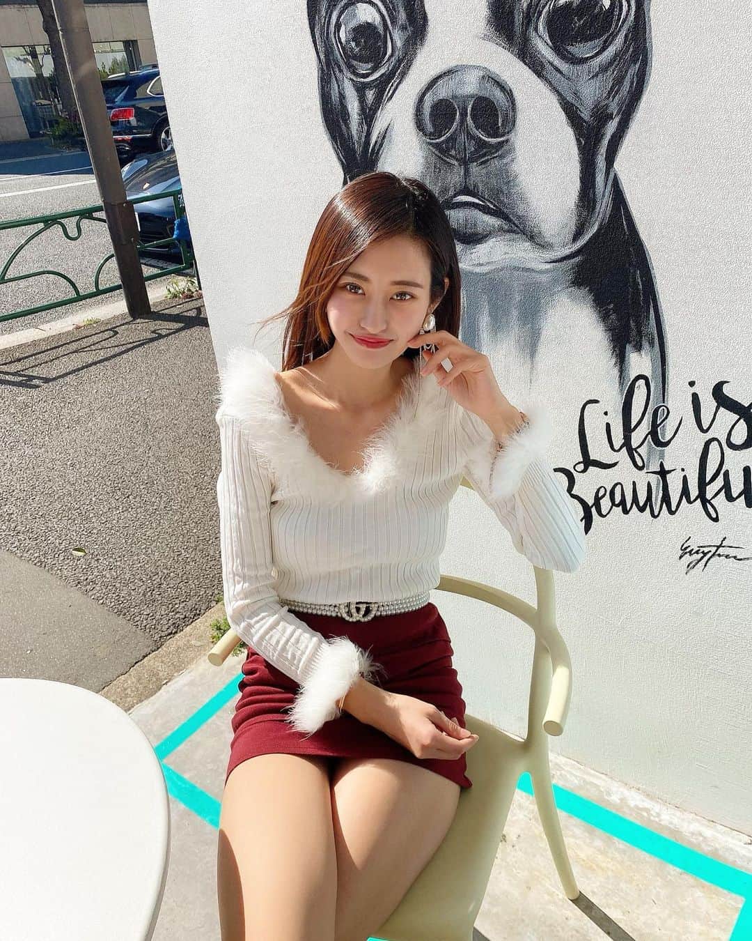 のインスタグラム：「・ ・ そろそろ美容室行く✂︎ ・ ・  #カフェ#cafe#ファッション#おしゃれ#fashion#コーデ#コーディネート#洋服#スカート#skirt#お気に入り#おすすめ#pr」