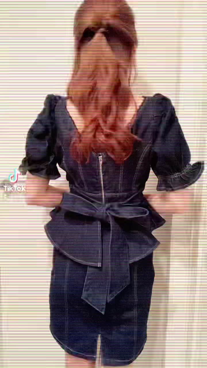 藤田香澄のインスタグラム：「apr撮影会ありがとうございました📷後ろ姿がお気に入りのお洋服でTikTok撮った♡ #レースクイーン #撮影会モデル #eatme」