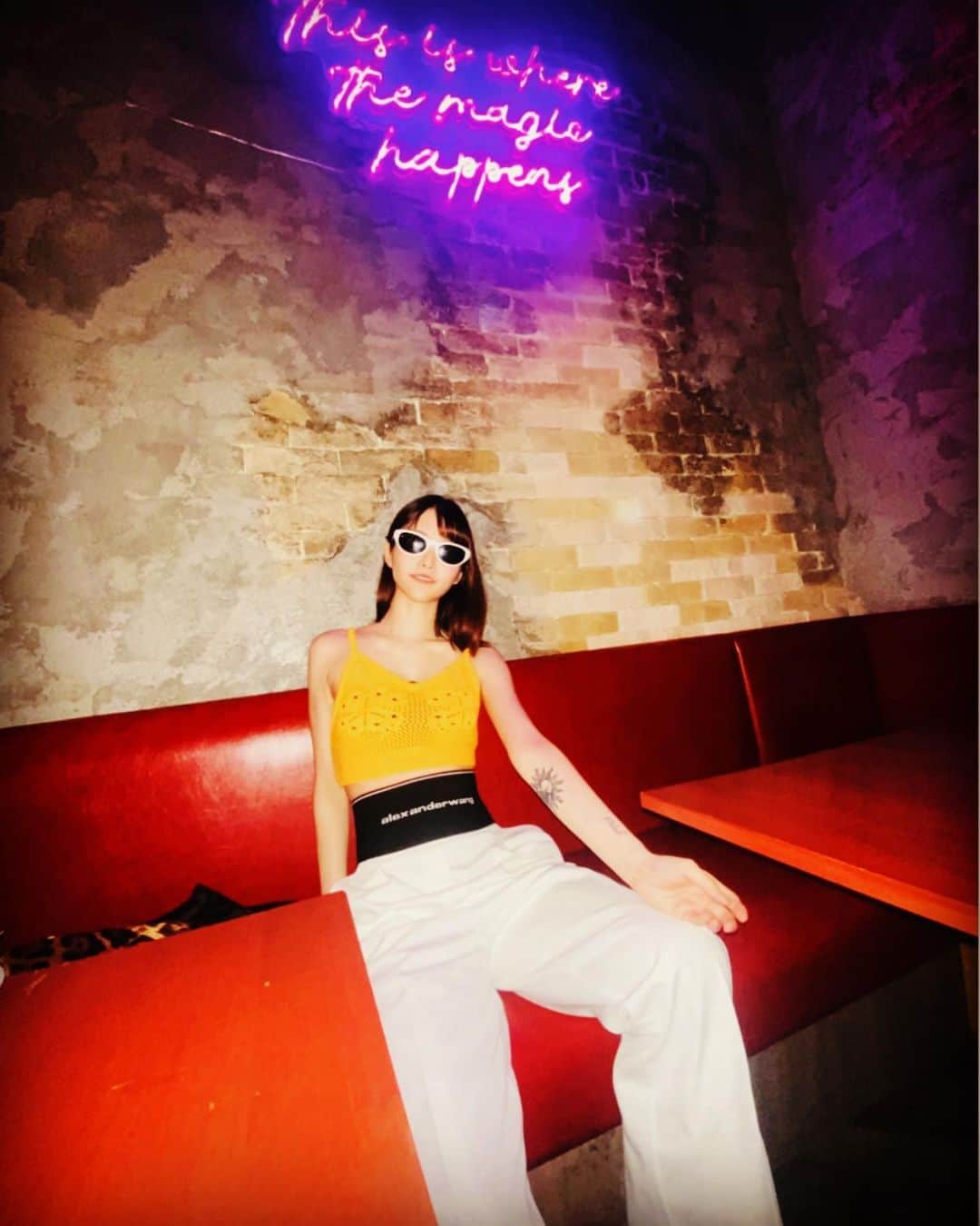 AIRIのインスタグラム：「人間は嫌い🥰  #アレキサンダーワン#fashion#ストリート系女子#タトゥーガール#筋トレ好きと繋がりたい#」