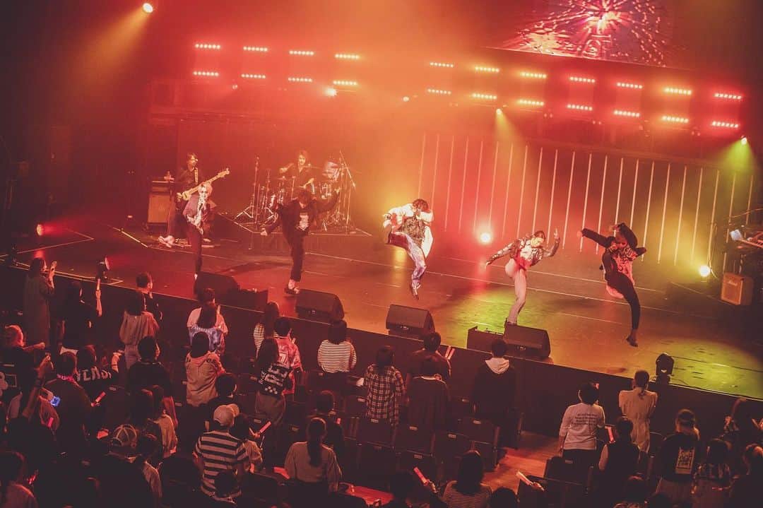 大野雄大のインスタグラム：「本日は仙台1日目！！  私立恵比寿中学さんとの対バンでした！！😊  LIVEを観ていて元気をもらえたし、パフォーマンス力もめちゃめちゃ高くて刺激になることだらけで、本当に楽しい時間を過ごさせていただきました！！☺️  お越し頂いた皆様、 応援していただいた皆様、 スタッフの皆様、 バンドメンバーの皆様、 エビチューの皆様、  ありがとうございました😆❗️❗️❗️  明日はまた打って変わってC&Kさん！！！☺️  こちらまた楽しみで仕方ないです✨  明日は明日で楽しむぞーーーーっ🤣👍」