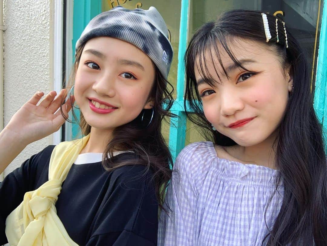 ニコ☆プチのインスタグラム：「. . ニコ☆プチ6月号 ×インスタグラム連動企画⭐️ . @anna.official.111  @iio_yumena_official  . インスタグラマーあんにゃ😻💖 ティックトッカーユメナ🦄🌈 のオフショ公開☆☆ . 日曜日は2人でお出かけの日♡ トレンドコーデでバッチリキメてこ🌼 . ニコ☆プチ8月号P70-71 『ティックトッカー・ユメナ＆インスタグラマー・あんにゃのみっちゃく！！バズりデイズ☆』をチェックしてね🌈💖 . #飯尾夢奏 #星乃あんな #ニコプチ」