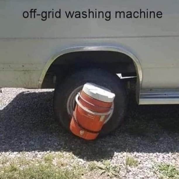 ケリー・ピックラーのインスタグラム：「I do need a new washing machine...」