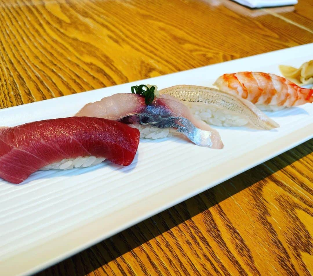 桜井未来さんのインスタグラム写真 - (桜井未来Instagram)「お寿司🍣も入ったランチコース😂💓 前菜選べて、お肉もお寿司🍣も両方食べれる、わがままランチ😋❤️（笑）  #働くママ #定食 #olランチ #グルメ #食通 #肉スタグラム #ランチ #プレートランチ #パンランチ #ランチ #ママ友 #ママ友ランチ #子連れ#子連れレストラン #グルメ女子 #グルメ部 #グルメ好き #グルメな人と繋がりたい #グルメスタグラム」5月8日 8時47分 - miki.sakurai0214