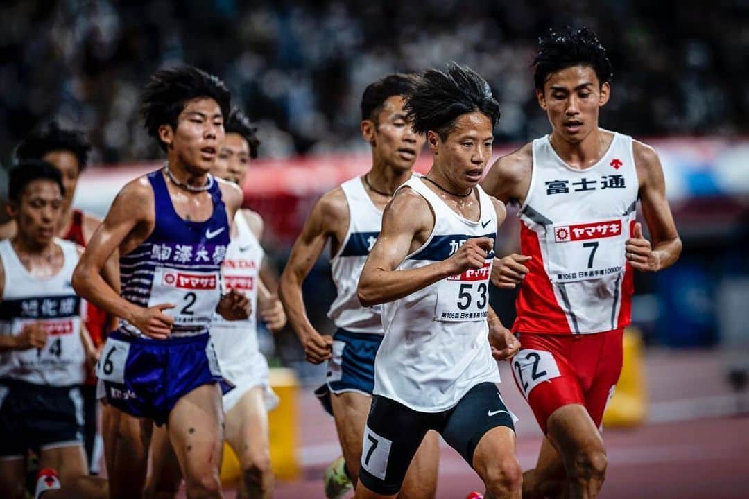 鎧坂哲哉のインスタグラム：「日本選手権10000m 11位　28.08.13  応援ありがとうございました！ 観客のいる国立競技場を走れて幸せでした。 #nike  @regene_jiyugaoka @musashi.japan  📸@ekiden_news」