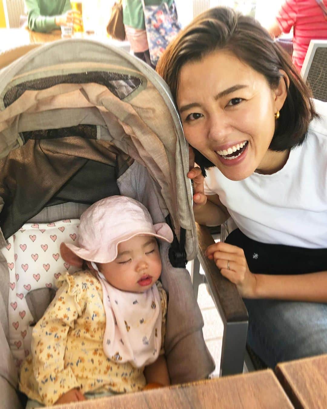 阿部優貴子のインスタグラム：「GW楽しかったね🥰 また明日からガンバルぞ💪💪💪  #寝てる時のお口が愛おしすぎ」