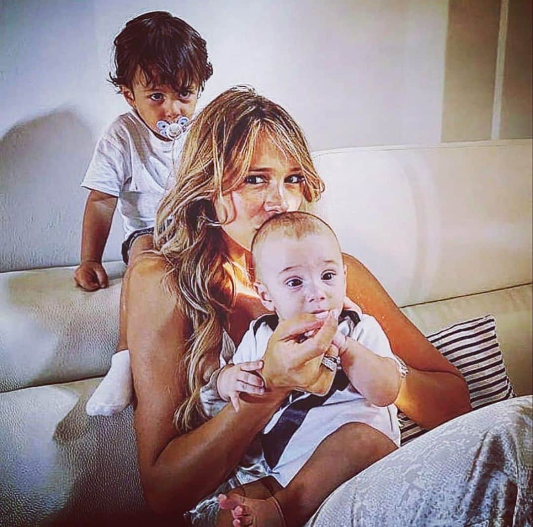 ロベルト・ソリアーノのインスタグラム：「❤️MAMMA❤️la parola più bella sulle labbra dell’umanità #festadellamamma #viamo #auguri」