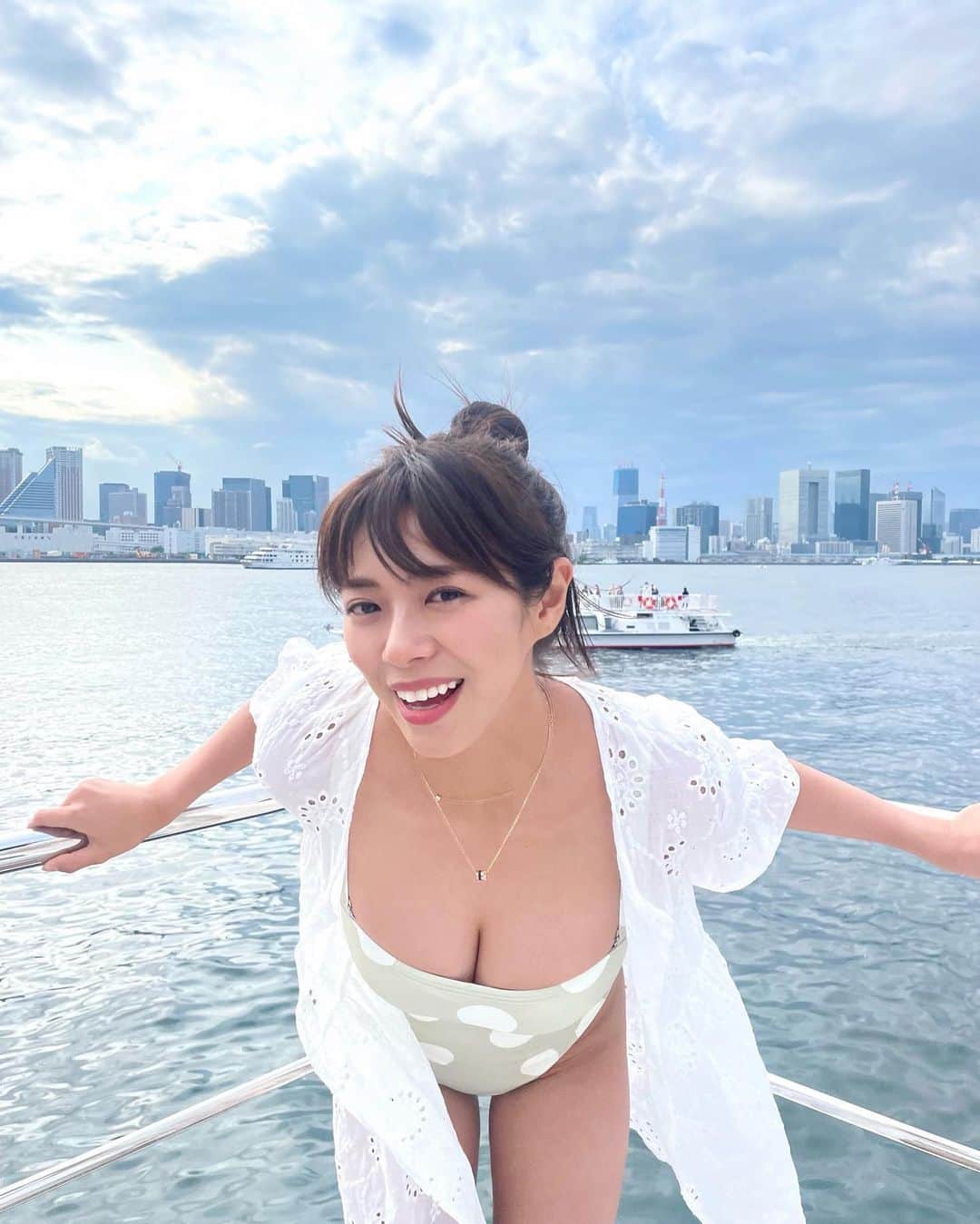 わちみなみのインスタグラム：「YouTubeアップしました✨  100の質問をやってみました。 みなさんの思う通りのわたしかな？  編集お友達が頑張ってくれてる〜🥹  ぜひごらんください！！  羽織るのかわいいって褒められたよ @sheinofficial   #youtube #shein #shein購入品 #ビーチスタイル #SHEIN  #今日のコーデ #OOTD  ○クーポンコード wachiminami」