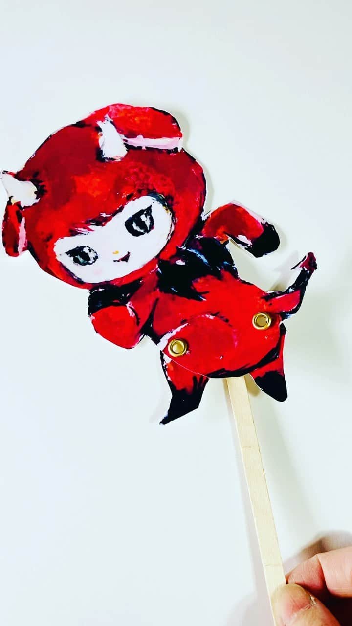 加倉井ミサイルのインスタグラム：「HELLO!!  お絵描きワークショップで作った動くワルミミ❤︎ そぼくで可愛い。 もう少し工夫して、ダンボールや革で作ってみたいです。  #今日のミミちゃん🐏 #todaysmimi🐏 #ワルミミ #warumimi #ソフビ #sofvi #vag22  #medicomtoy #絵本  #manga #cartoon #cartoons  #painting #illustration #drawing #artwork #art #artist」