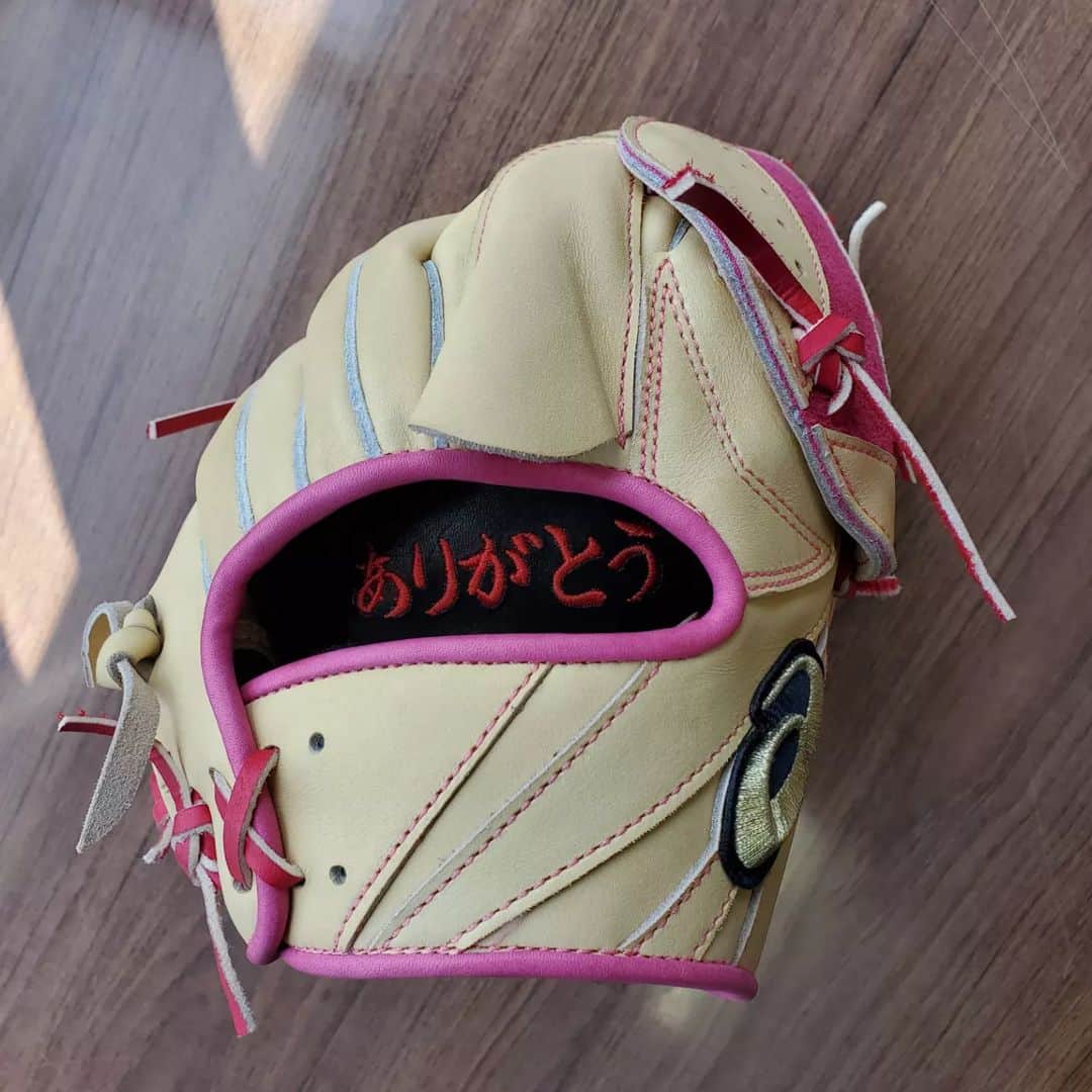 中崎翔太のインスタグラム：「母の日 ありがとう❗ 感謝の日  #母の日 #感謝の日 #ASICS #ASICSbaseball #ありがとう」