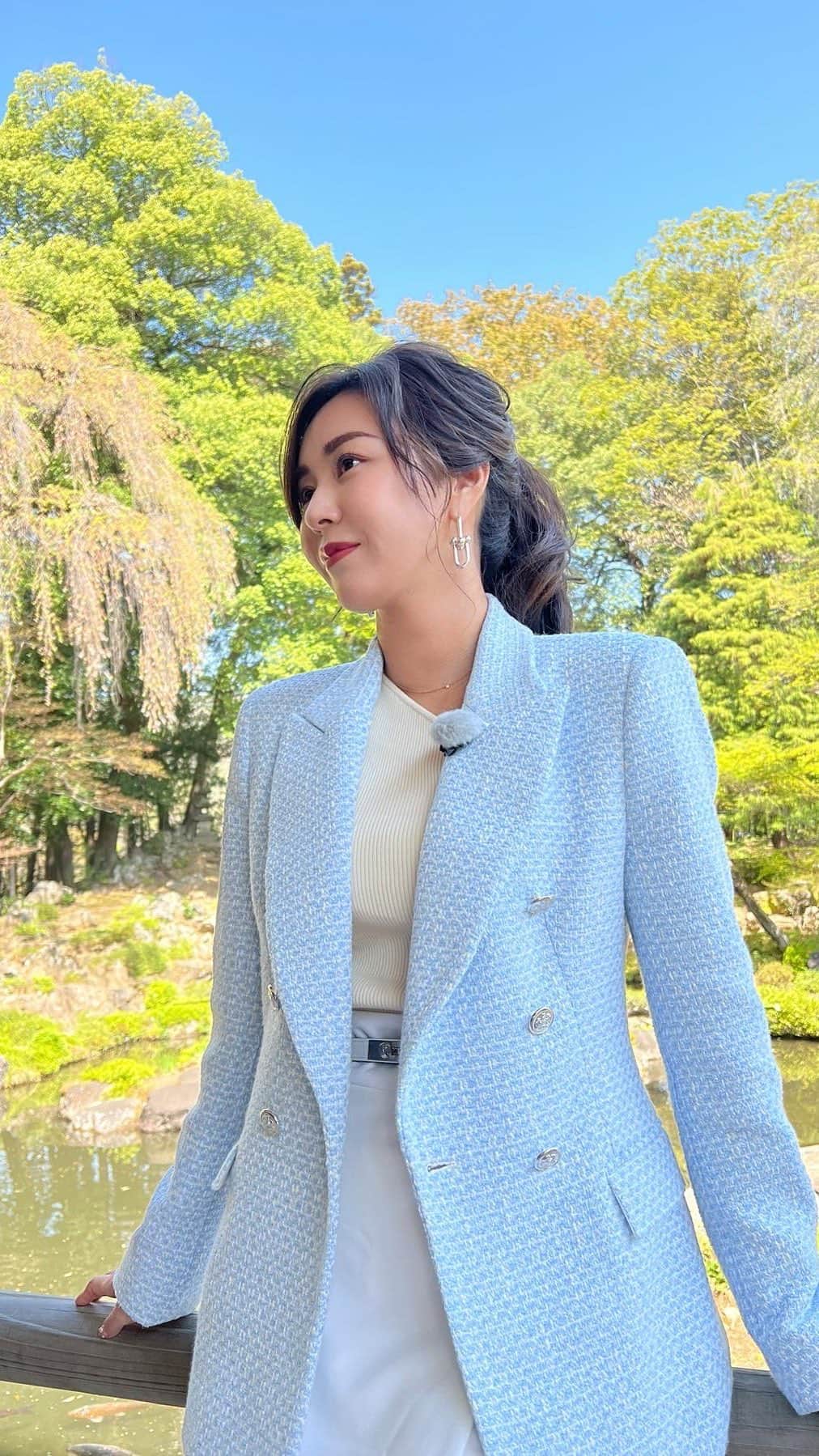 のインスタグラム：「☆  fashion  tops #lagunamoon @lagunamoon_com  jacket&skirt #zara @zara  belt #hermes  @hermes   『恵林寺』 武田信玄の墓地があり🪦 武田信玄の髪の毛が使われている像があるんです。  『若尾綾香のひとり旅。 ~信玄隠し湯めぐり~』 全国31局で放送されるので 是非見ていただければ幸いです。 山梨は地上波11chです。  一応全国放送で 他の県の皆様はNNSの放送局だと思います。 山梨以外の他の県は2ヶ月遅れて放送予定です。 他県の皆様はもう少しお待ちください。 毎日放送される予定ですので、 各県の皆様番組欄をご覧下さい。  全国にある武田信玄の隠し湯を探して 若尾が一人で食べて飲んで観光して温泉入るという 1人旅を満喫させて頂ける番組です笑  #若尾綾香のひとり旅#冠番組 #隠し湯めぐり #武田信玄#温泉めぐり #温泉#japantravel #japan#onsen」