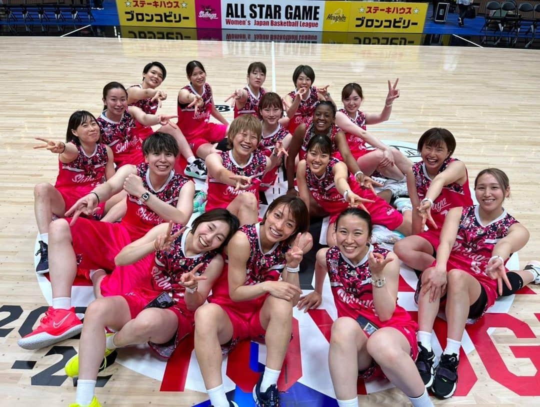 篠崎澪さんのインスタグラム写真 - (篠崎澪Instagram)「2022.ALLSTAR 2日間最高に楽しかったです‼︎ 会場にお越しくださったファンの皆様、 テレビで見て下さったファンの皆様 本当にありがとうございました😊 Wリーグの素晴らしい仲間と最後一緒プレーができて 本当に幸せでした‼︎ 最高な思い出をありがとうございました🥹 またみなさんにお会いできることを楽しみにしています‼︎」5月8日 14時54分 - siiiiiiiii11