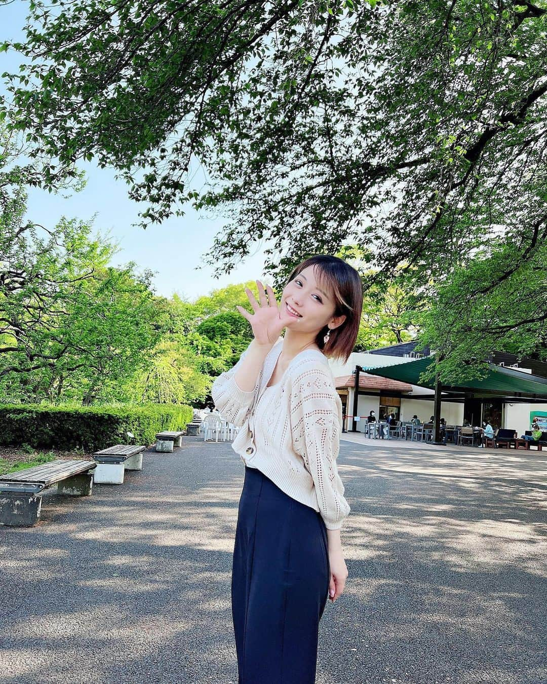 美女美容事情さんのインスタグラム写真 - (美女美容事情Instagram)「《美女とお散歩🚶‍♀️☀️☘️》⁠⠀ *⠀⠀⠀⠀⠀⠀⁠⠀⁠⠀⁠⠀⁠⠀⁠⠀ 今回ご紹介させて頂きますのは!!👀❤️⁠⠀⁠⠀⁠⠀⁠⠀⁠⠀ 宮本ひよりさん<@hiyori___1209> の素敵なお写真📸⠀⁠⠀⁠⠀⁠⠀ *⠀⁠⠀ 彼女とデートなう風でドキっとしますね❣️✨⠀ こんな美人さんとお散歩してみたいです😍💖⠀⠀⠀⁠⠀⁠⠀⁠⠀⁠⠀⁠⠀ *⠀⁠⠀⁠⠀⁠⠀⁠⠀⁠⠀ 宮本ひよりさん<@hiyori___1209> 素敵な投稿をありがとうございました☺️📸✨⠀⁠⠀ 宮本ひよりさんのアカウントには他にも素晴らしい投稿が沢山ありますので是非覗いてみてくださいね💁‍♀️💙⁠ ⁠⠀ ⠀⠀⁠⠀⁠⠀⁠⠀⁠⠀ △▼△▼△▼△▼△▼△▼△▼△▼△▼ ⁠⠀⁠⠀⁠⠀⁠⠀ ❤️🧡💛「ビジョビ (美女美容事情)」💚💙💜⠀⠀⠀⠀⠀⠀⠀⠀⠀⠀⠀⠀⠀⠀⁠⠀⁠⠀⁠⠀⁠⠀⁠⠀⁠⠀ 👇掲載ご希望の方は👇⠀⠀⠀⠀⠀⠀⠀⠀⠀⠀⠀⠀⠀⠀⠀⁠⠀⁠⠀⁠⠀⁠⠀⁠⠀⁠⠀ @b_b_j.jタグ付けと🖤 #ビジョビ ⁠⠀⁠⠀ 🖤タグ付けお願いします⠀⠀⠀⠀⠀⠀⠀⠀⠀⠀⠀⠀⠀⠀⠀⁠⠀⁠⠀⁠⠀⁠⠀⁠⠀⁠⠀ △▼△▼△▼△▼△▼△▼△▼△▼△▼ ⁠⠀⁠⠀ #美女#美人#お散歩#お散歩コーデ⠀ #春コーデ#ショート女子#⠀ #インスタ美女#インスタ美人」5月8日 17時42分 - b_b_j.j