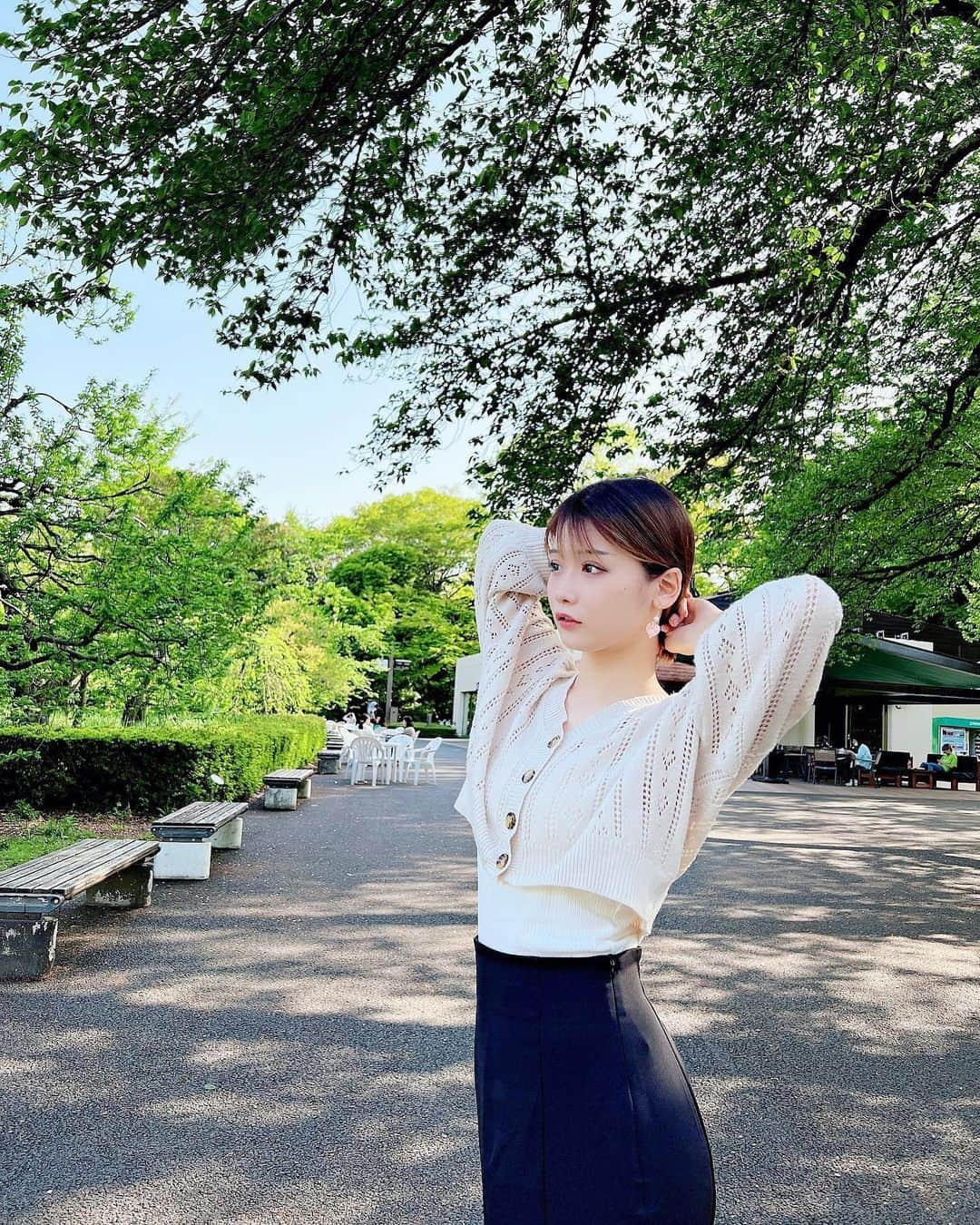 美女美容事情さんのインスタグラム写真 - (美女美容事情Instagram)「《美女とお散歩🚶‍♀️☀️☘️》⁠⠀ *⠀⠀⠀⠀⠀⠀⁠⠀⁠⠀⁠⠀⁠⠀⁠⠀ 今回ご紹介させて頂きますのは!!👀❤️⁠⠀⁠⠀⁠⠀⁠⠀⁠⠀ 宮本ひよりさん<@hiyori___1209> の素敵なお写真📸⠀⁠⠀⁠⠀⁠⠀ *⠀⁠⠀ 彼女とデートなう風でドキっとしますね❣️✨⠀ こんな美人さんとお散歩してみたいです😍💖⠀⠀⠀⁠⠀⁠⠀⁠⠀⁠⠀⁠⠀ *⠀⁠⠀⁠⠀⁠⠀⁠⠀⁠⠀ 宮本ひよりさん<@hiyori___1209> 素敵な投稿をありがとうございました☺️📸✨⠀⁠⠀ 宮本ひよりさんのアカウントには他にも素晴らしい投稿が沢山ありますので是非覗いてみてくださいね💁‍♀️💙⁠ ⁠⠀ ⠀⠀⁠⠀⁠⠀⁠⠀⁠⠀ △▼△▼△▼△▼△▼△▼△▼△▼△▼ ⁠⠀⁠⠀⁠⠀⁠⠀ ❤️🧡💛「ビジョビ (美女美容事情)」💚💙💜⠀⠀⠀⠀⠀⠀⠀⠀⠀⠀⠀⠀⠀⠀⁠⠀⁠⠀⁠⠀⁠⠀⁠⠀⁠⠀ 👇掲載ご希望の方は👇⠀⠀⠀⠀⠀⠀⠀⠀⠀⠀⠀⠀⠀⠀⠀⁠⠀⁠⠀⁠⠀⁠⠀⁠⠀⁠⠀ @b_b_j.jタグ付けと🖤 #ビジョビ ⁠⠀⁠⠀ 🖤タグ付けお願いします⠀⠀⠀⠀⠀⠀⠀⠀⠀⠀⠀⠀⠀⠀⠀⁠⠀⁠⠀⁠⠀⁠⠀⁠⠀⁠⠀ △▼△▼△▼△▼△▼△▼△▼△▼△▼ ⁠⠀⁠⠀ #美女#美人#お散歩#お散歩コーデ⠀ #春コーデ#ショート女子#⠀ #インスタ美女#インスタ美人」5月8日 17時42分 - b_b_j.j