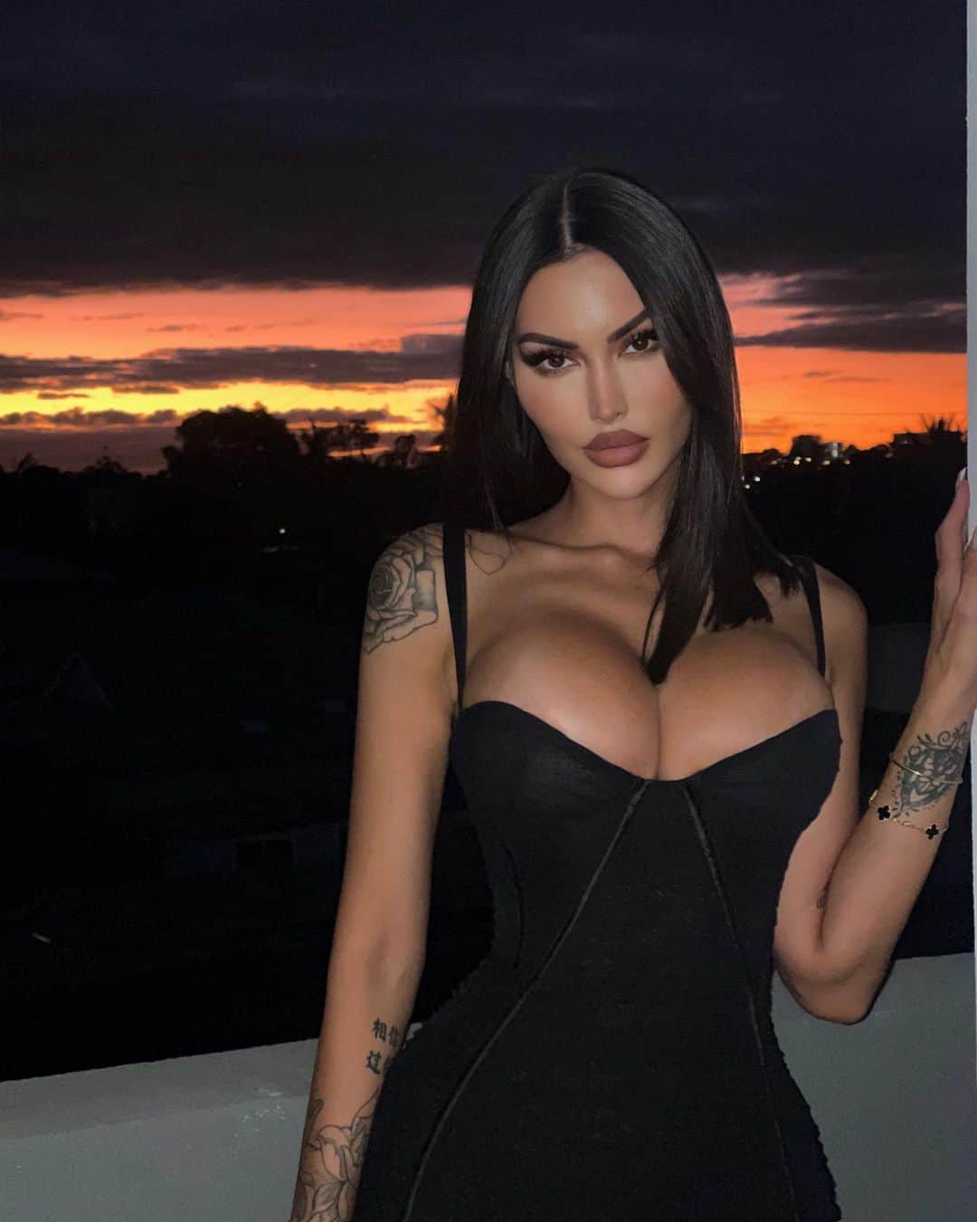 ANNELESE MILTONのインスタグラム：「I’m playing the villain baby, just like you want」