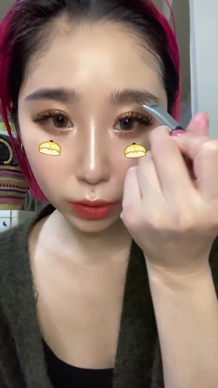 のインスタグラム：「@favs__official の フェイスパックからの ↓ フルメイク ↓ 突然の着回し😂 @balletbybacklash   webstore予約〆切は 今日です❣️」