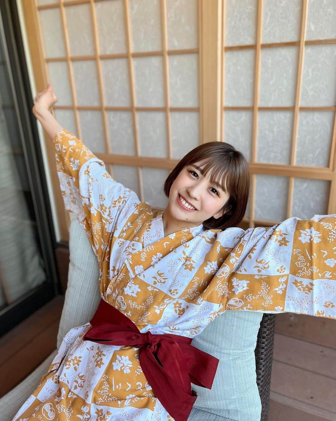 岡田美里のインスタグラム：「家族旅行で日光へ行ってきました🐵  お風呂がついてる部屋やったから、ずーーっとお風呂入ってゆでダコ状態🐙 朝風呂上がりの牛乳もたまらん🥛 最近毎日家でも1時間くらい半身浴してるぐらいお風呂にハマってる♨️  📸byママ  #日光 #日光旅行」