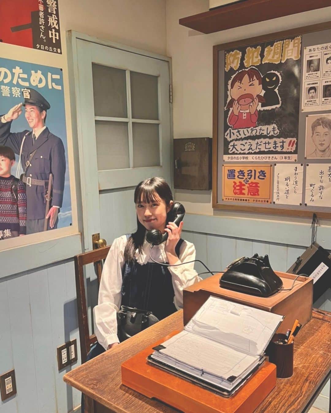 のインスタグラム：「あらやだ電話だわ、、？☎️」