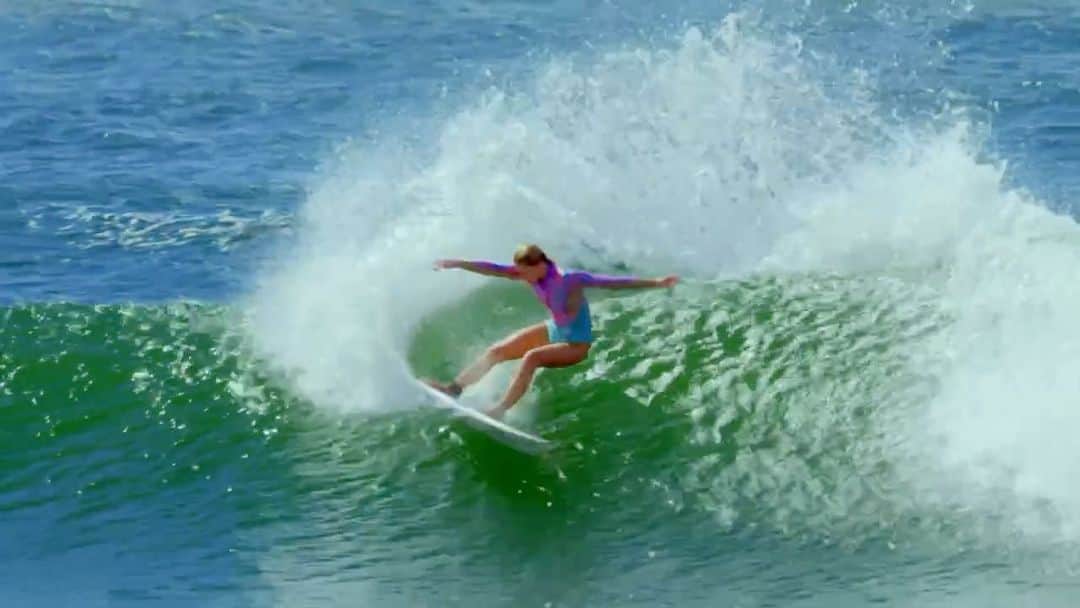 BILLABONG WOMENSのインスタグラム：「Sunshine, no clouds - A snapshot of life on the east coast with @macyjanecallaghan ❤️🔥  📷: @danscotttt  🎵: @ricksnowden.wav」