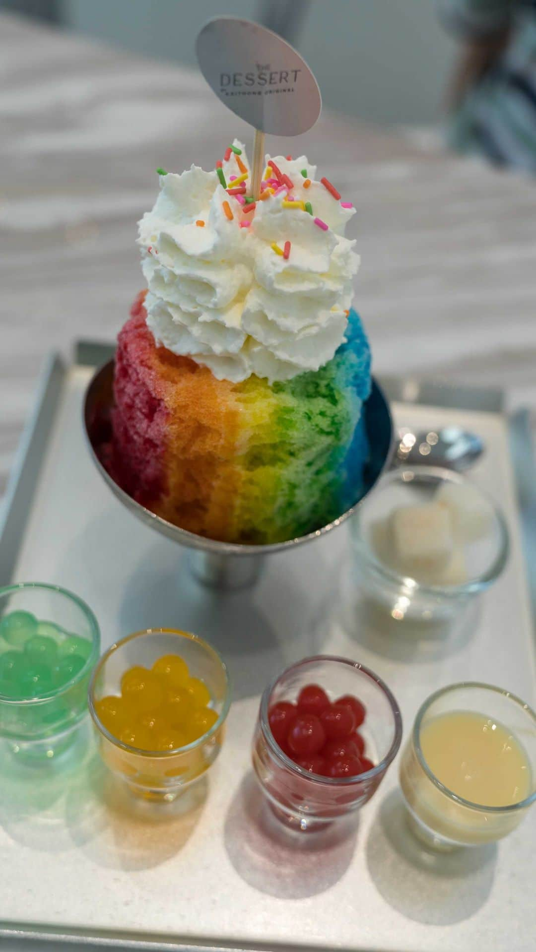 RJMStyleのインスタグラム：「I am completely obsessed with #shavedice and the best I have ever had is in #centralembassybangkok #thedessertbykaithongoriginal 🤤🤤🤤🤤🤤🤤🤤🤤🌈  #centralembassy」