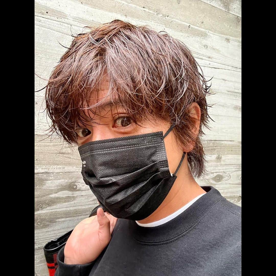 木村拓哉さんのインスタグラム写真 - (木村拓哉Instagram)「⁡ ⁡ ⁡ 「おはようございます❕ 今日の撮影は非常にタフな内容…。 気合いも気持ちも込めて行ったります❕👊✨」 ⁡ PEACE‼︎ ⁡ STAYSAFE! ⁡ 拓哉 #木村拓哉#TakuyaKimura」5月9日 8時01分 - takuya.kimura_tak