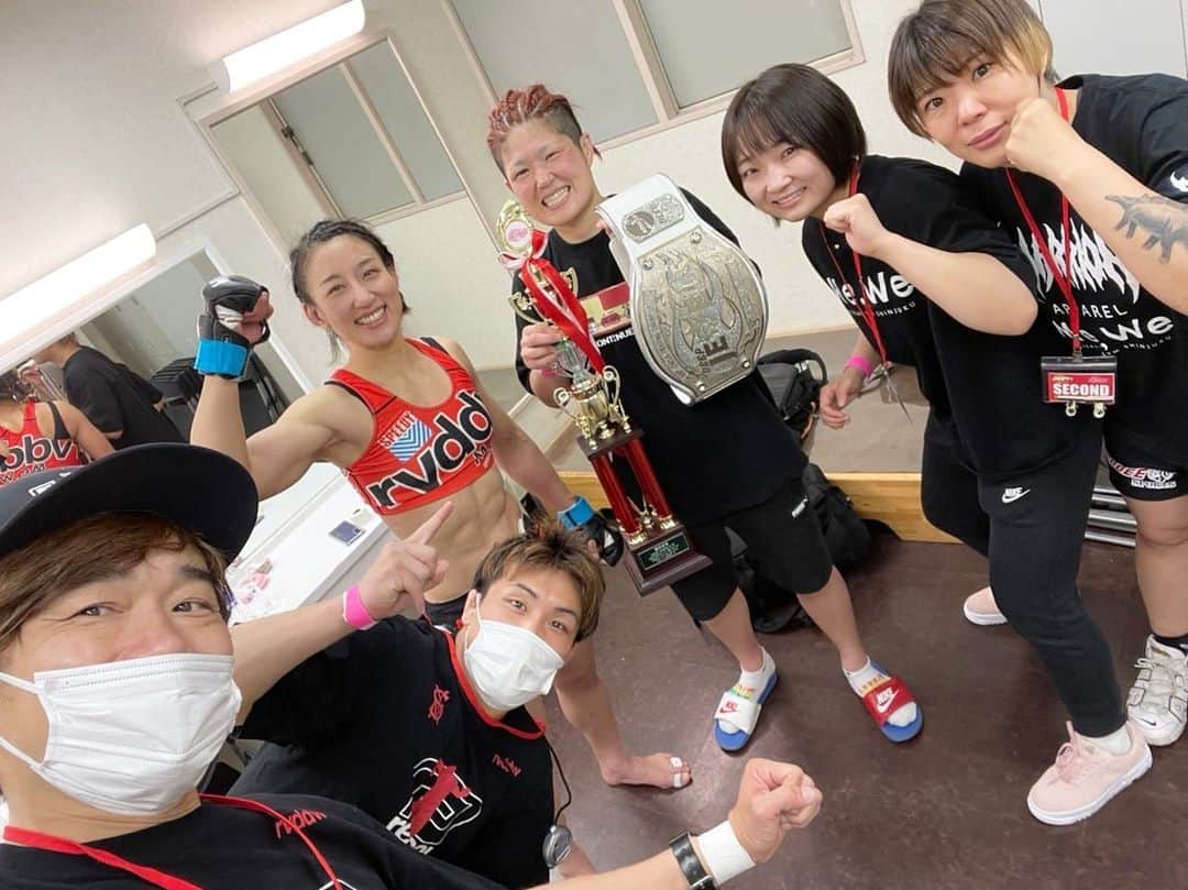 杉山しずかのインスタグラム：「with my super champs teammate! @mewegym   #deepjewels37」