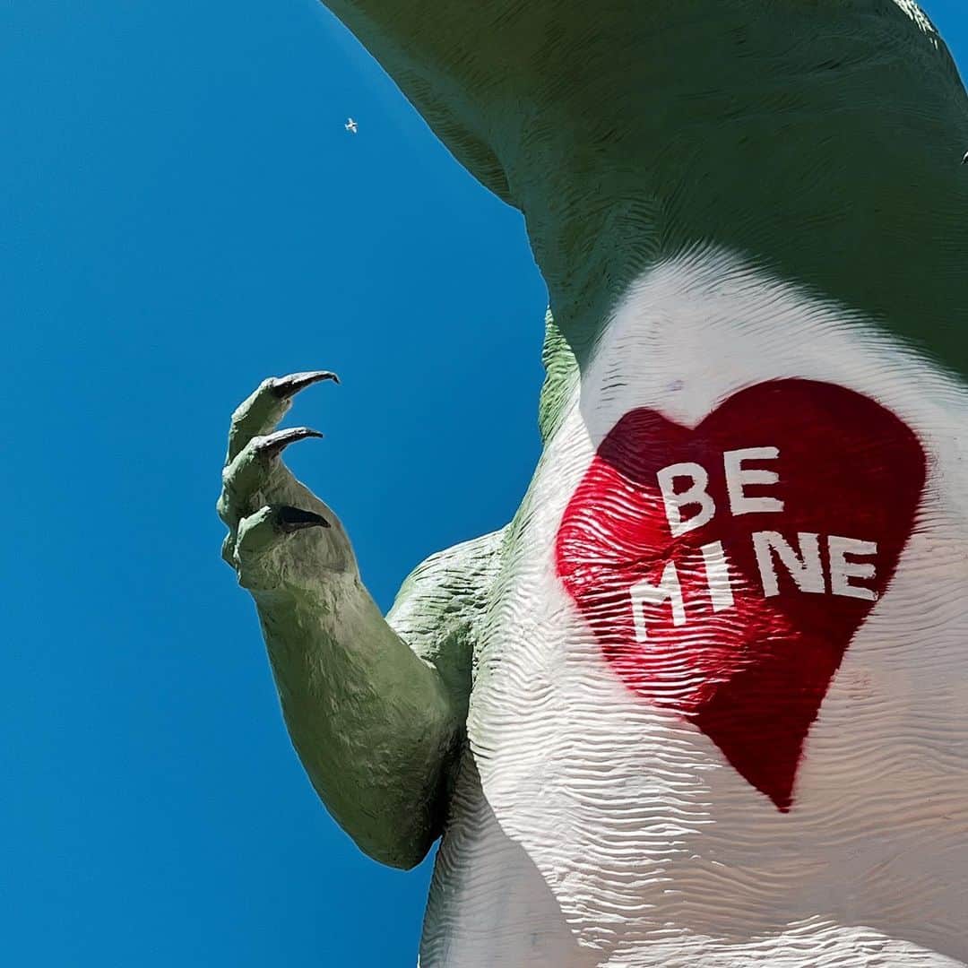 マイロ・ヴィンティミリアさんのインスタグラム写真 - (マイロ・ヴィンティミリアInstagram)「Be Mine. Cabazon, CA. MV」5月9日 9時23分 - miloanthonyventimiglia