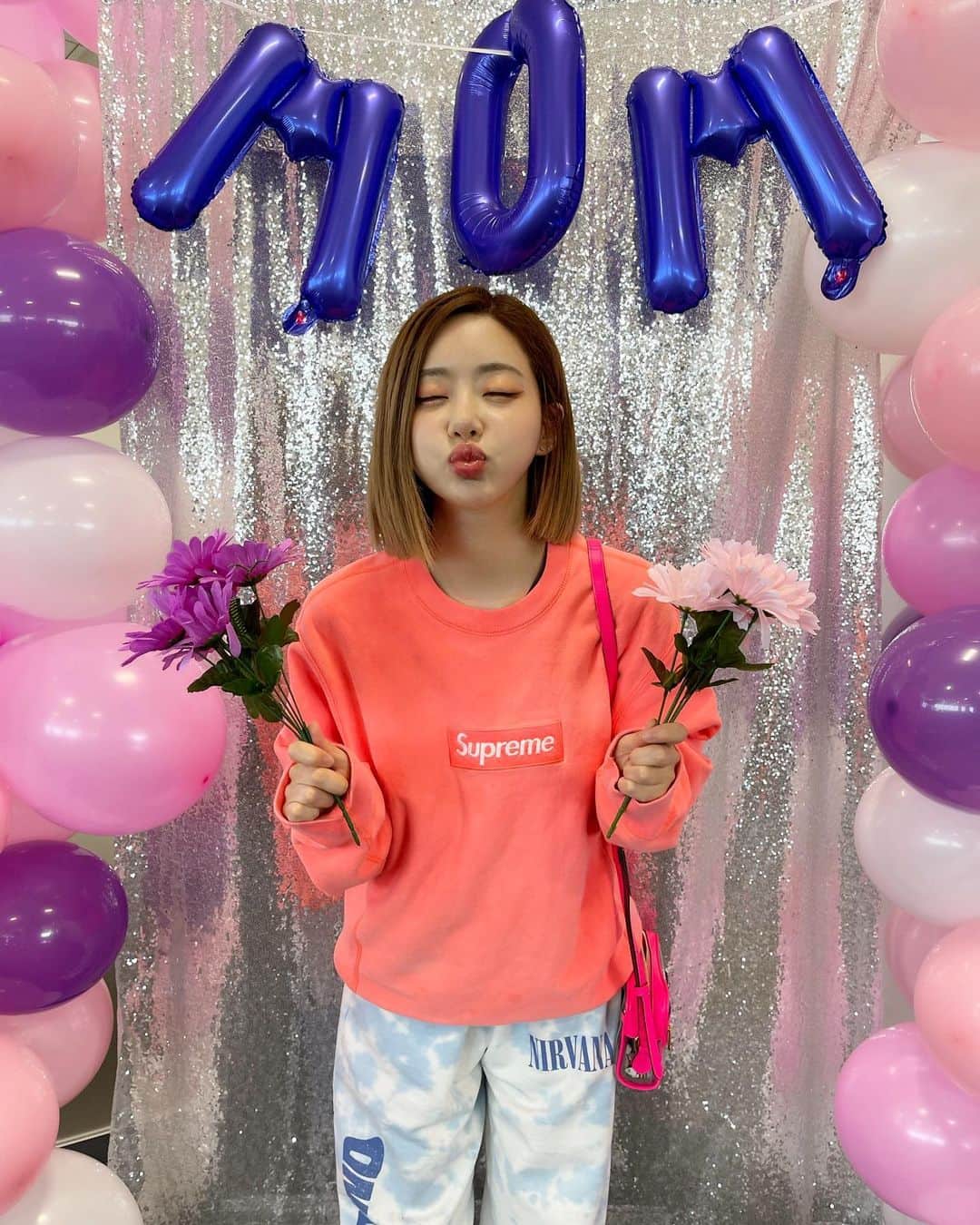 Dj Sodaさんのインスタグラム写真 - (Dj SodaInstagram)「엄마 아빠 사랑해요!😘💐 Happy mother’s day!💖💕」5月9日 9時23分 - deejaysoda