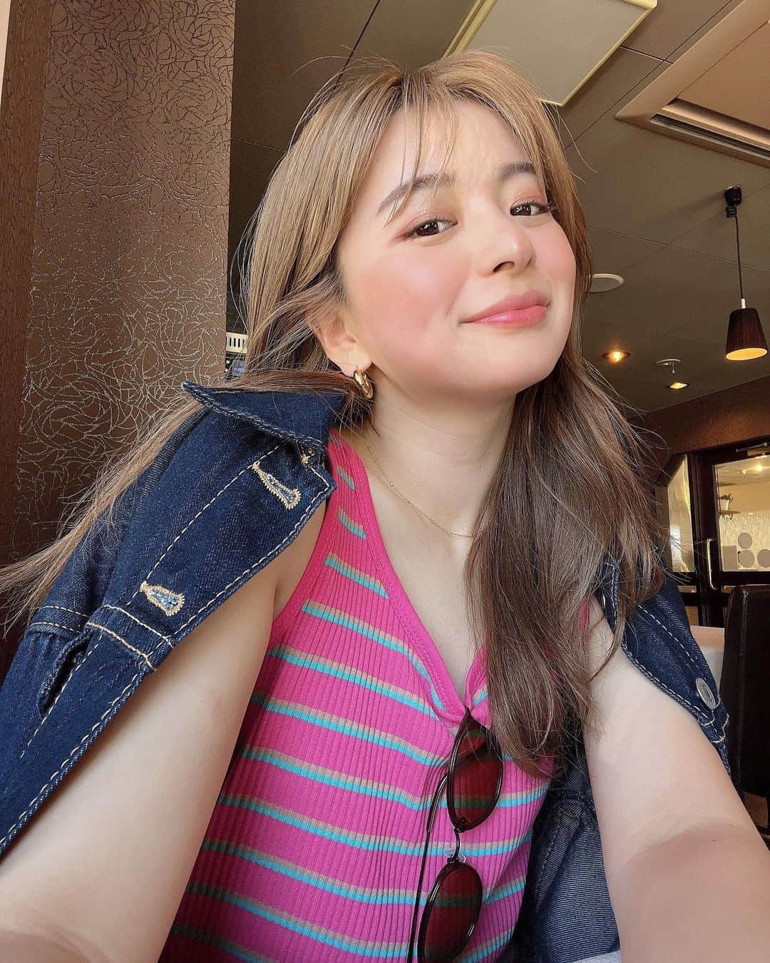 のインスタグラム：「たろうくんにその角度好きだね。 って言われた。  だから好きだよっていった。  今回のプチ帰省も楽しかったです◎」