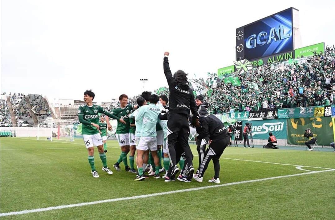 のインスタグラム：「.  美しい勝利  #松本山雅 #松本山雅fc」
