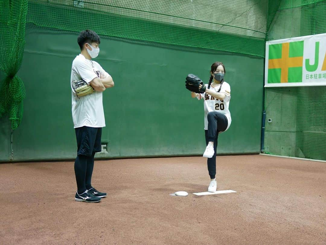 本田真凜さんのインスタグラム写真 - (本田真凜Instagram)「⚾️🧡🖤 先日、巨人戦の始球式に参加させて頂きました。 本当に貴重な経験をありがとうございました。 #翁田大勢　選手 #戸郷翔征　選手 #超絶緊張　選手」5月9日 12時56分 - marin_honda