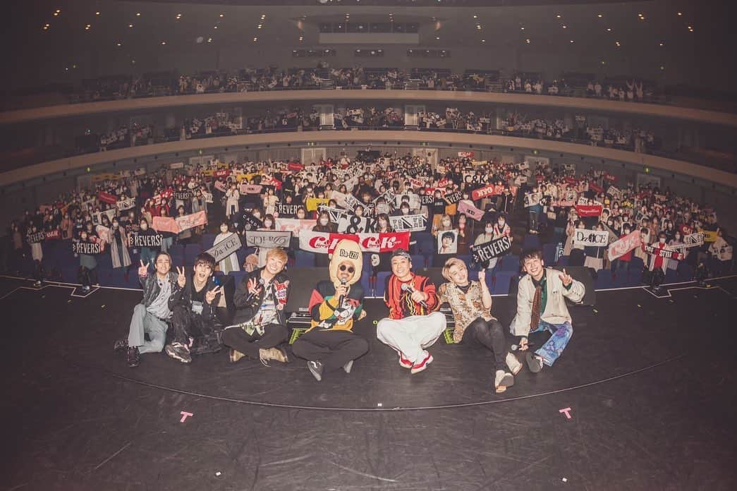 大野雄大のインスタグラム：「こんにちは😃  まだ昨日の余韻が抜けませんが、  Da-iCE TWO MAN LIVE TOUR -REVERSi- in仙台 VS C&Kさん  本当に大好きな方なので、 単純に嬉しすぎましたし、 感動するし、めちゃめちゃはちゃめちゃウルトラスーパーハピネス面白いし、 またまた昨日は昨日だけの特別な刺激をいただきまくりました🤣✨✨  改めて、 お越し下さった皆様 応援して下さった皆様 関係者スタッフの皆様 バンドメンバーの皆様 C&Kさん、  ありがとうございました☺️❗️❗️  次回は神戸にてフレデリックさんと😊  こちらも今から楽しみですぅーーー☺️  #ck さん #da_ice #da_ize #それいけ46 #感謝感謝です」