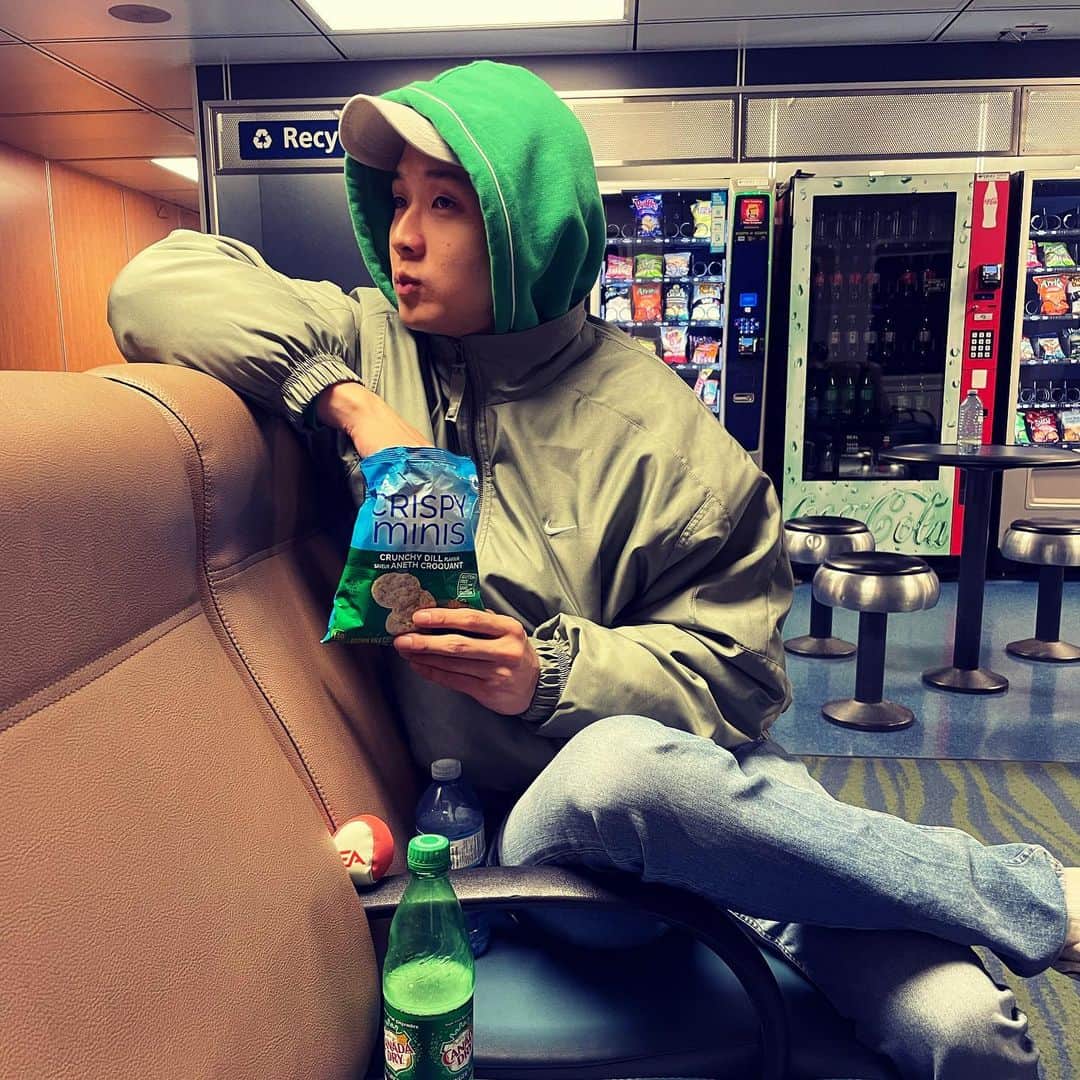 チェ・ウシクのインスタグラム：「Crunch Dill 😁」