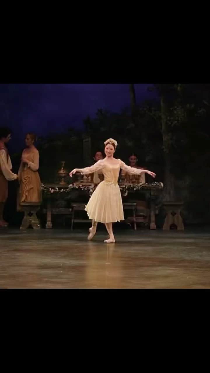 金原里奈のインスタグラム：「@rina_kanehara in Swan Lake ✨ #balletdanseur」