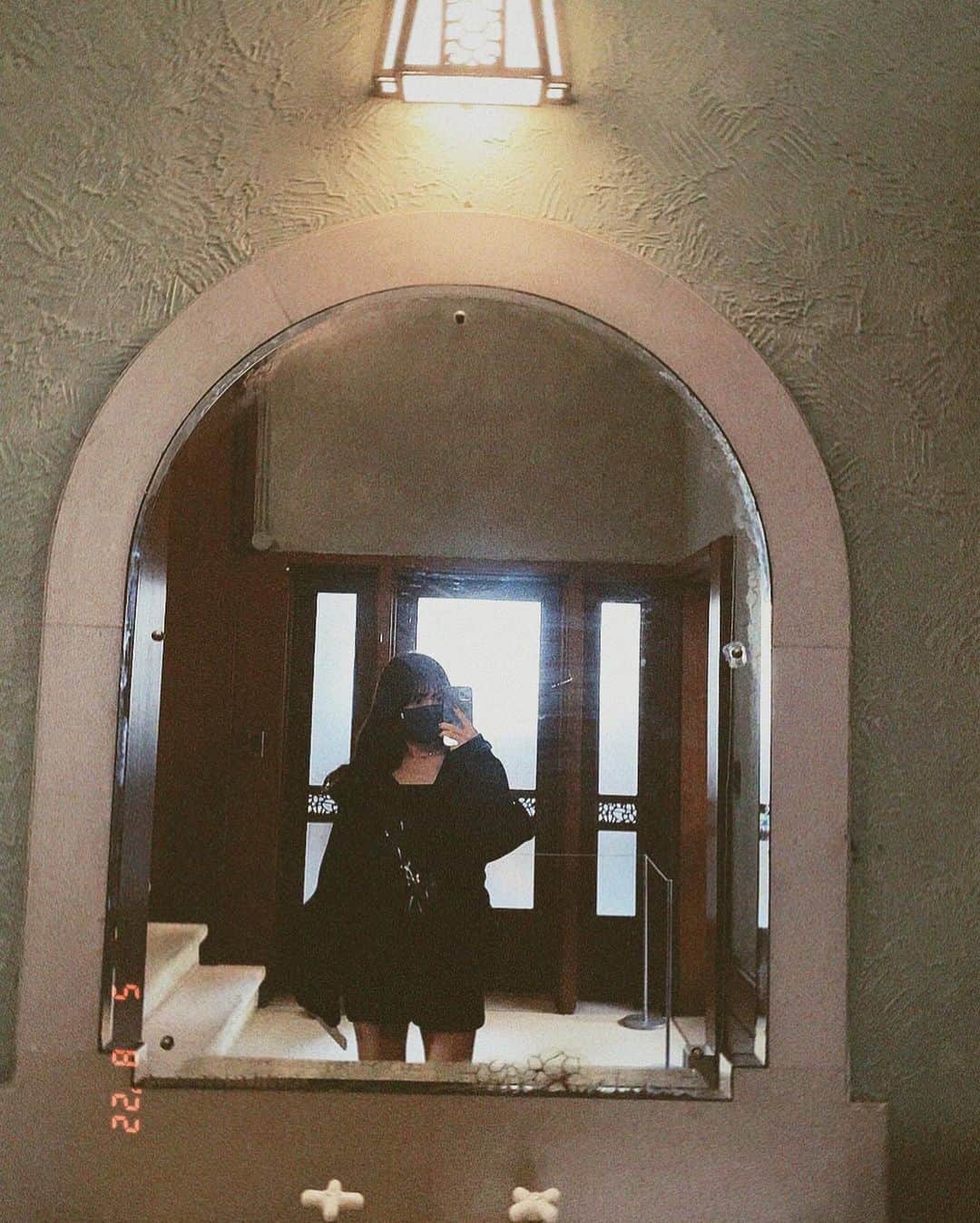 恋愛未満さんのインスタグラム写真 - (恋愛未満Instagram)「現実にいないような 日本にいないような感覚がした🕐  ふらっと1人で立ち寄ったら 思いの外凄く良かったです。  ○△□-、色、空気 魅せられていました🕯」5月9日 17時21分 - yuchariiinu