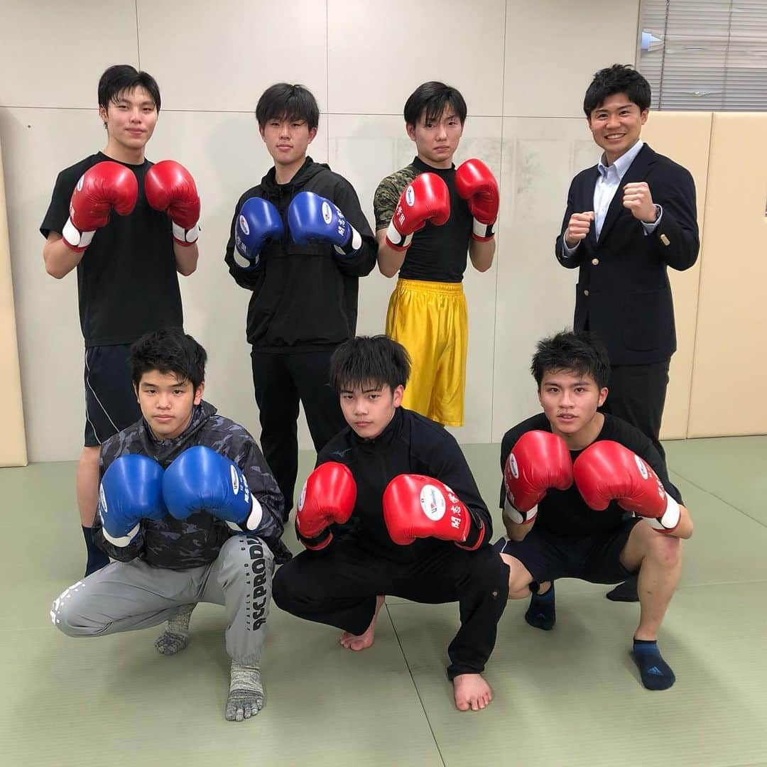 大角怜司のインスタグラム：「. 【開志学園ボクシング部🥊🔥】  創部9年目にして全国大会優勝者を4人輩出している強豪・開志学園ボクシング部！  今回取材したのは、今年3月の全国大会で新2年生ながら優勝した川村萌斗選手です！  現役高校チャンピオンの素顔と強さの秘密に迫りまりました！！  この後の「スーパーJにいがた」で詳しくお伝えします！  ぜひご覧ください！！！  #開志学園#ボクシング部 #ボクシング#boxing  #高校ボクシング#🥊 #ウエルター級 #チャンピオン #川村萌斗　選手 #新潟テレビ21 #スポーツ#ガッツリート #新潟#アナウンサー」