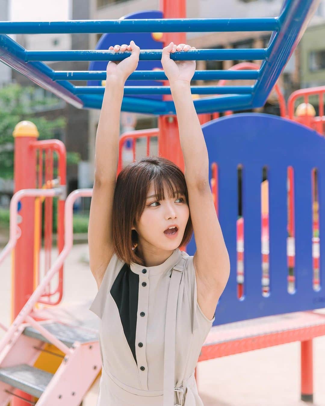山本ゆうかのインスタグラム：「.  うんてい。今やったら腕の筋切れそう。  .  .  #ポートレート  #ポートレートモデル #関西サロモ #ショートボブ #unitedtokyo #ユナイテッドトウキョウ #united  #ベージュコーデ」
