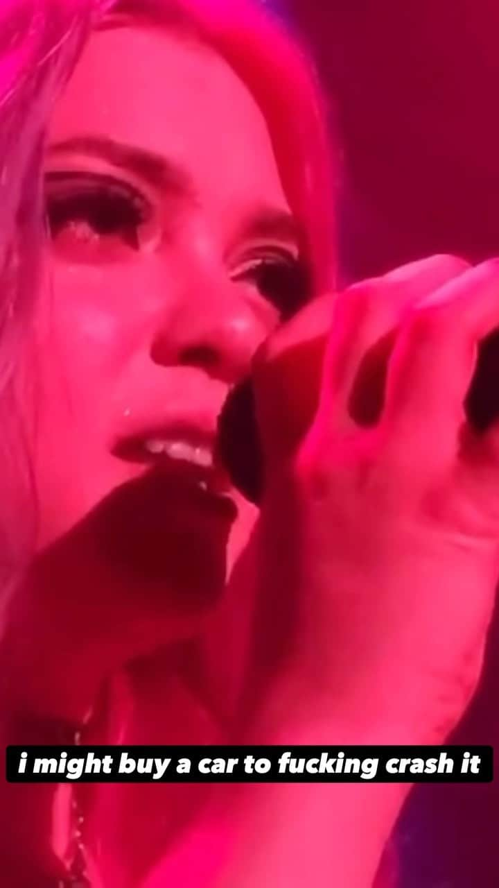 HEY VIOLETのインスタグラム：「missing playing shows already 😭😭😭  song: Hey Violet - Ruin My Life (unreleased) concert video by @officialnovalee 💕」