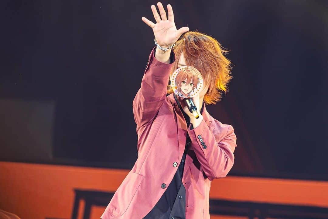 ジェルのインスタグラム：「赤ジャケットが似合いすぎるジェル   #すとぷり東京ドーム  #すとぷり   #ジェルくん」