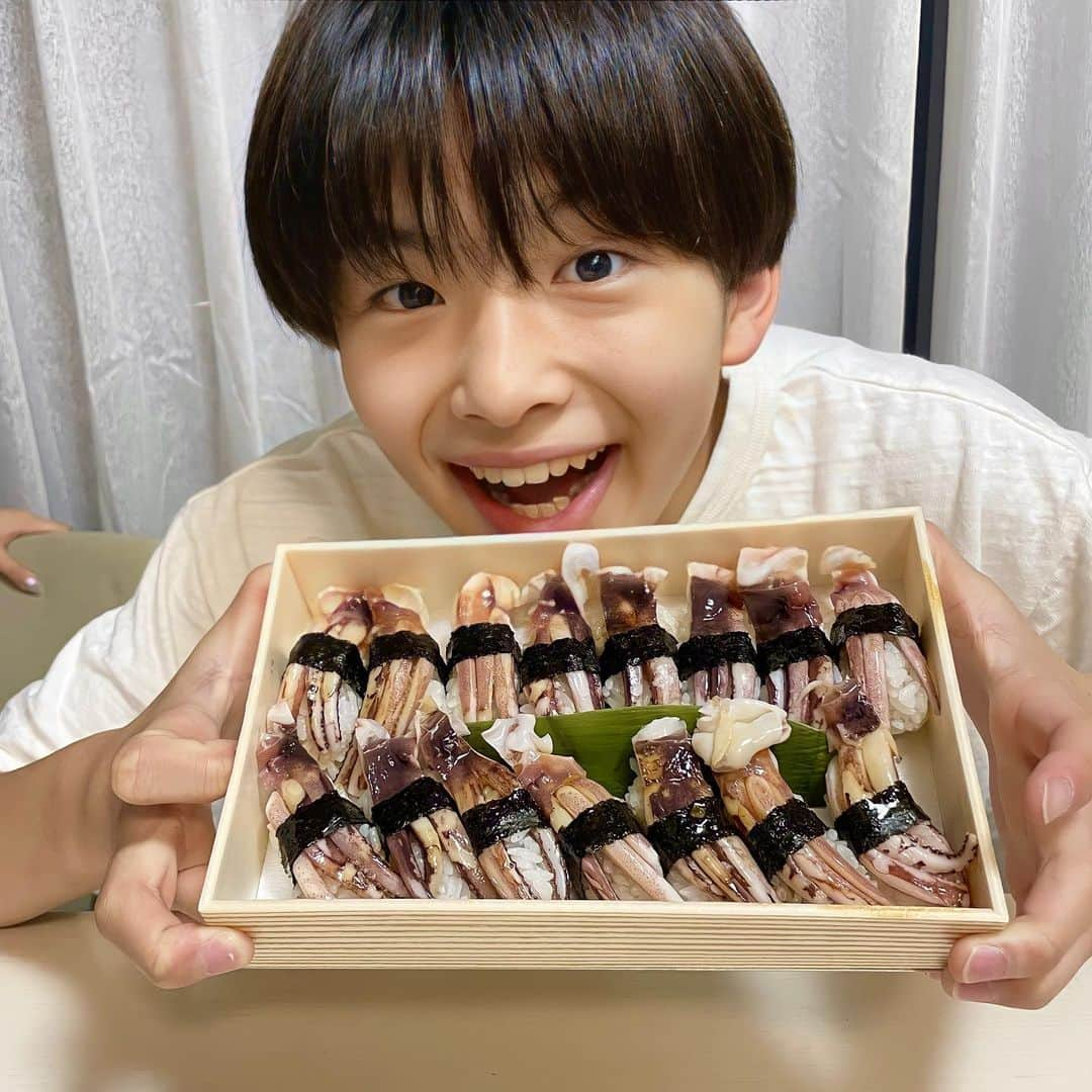 今井暖大さんのインスタグラム写真 - (今井暖大Instagram)「14歳になりました！！みんなDMやストーリーありがとう！！ ゆっくり見るよ！」5月9日 19時13分 - harutosroom