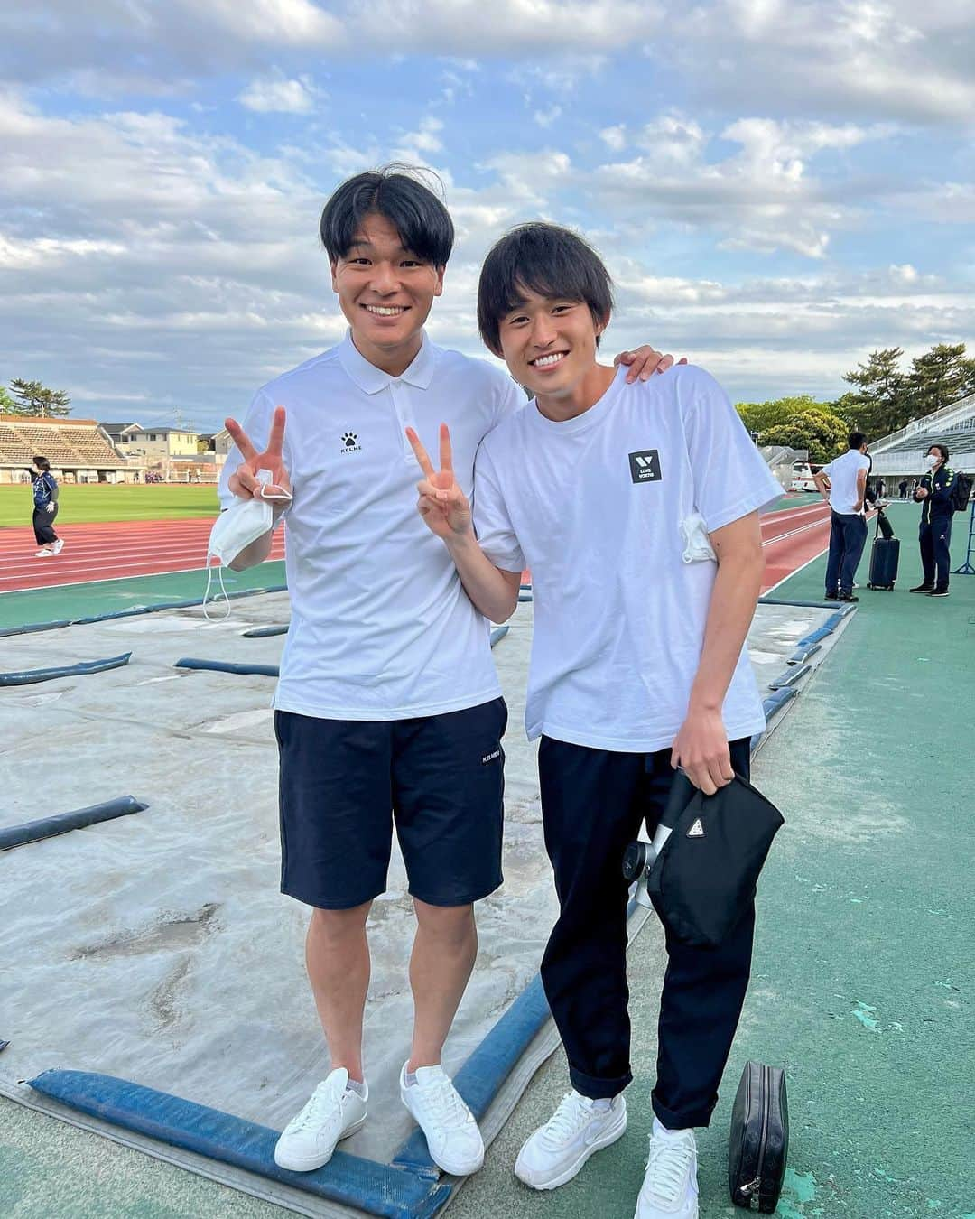 深堀隼平のインスタグラム：「こうきくん🥰 可愛かった… やっとピッチで会えた✌🏻😌  #杉森考起 #深堀隼平 #11」