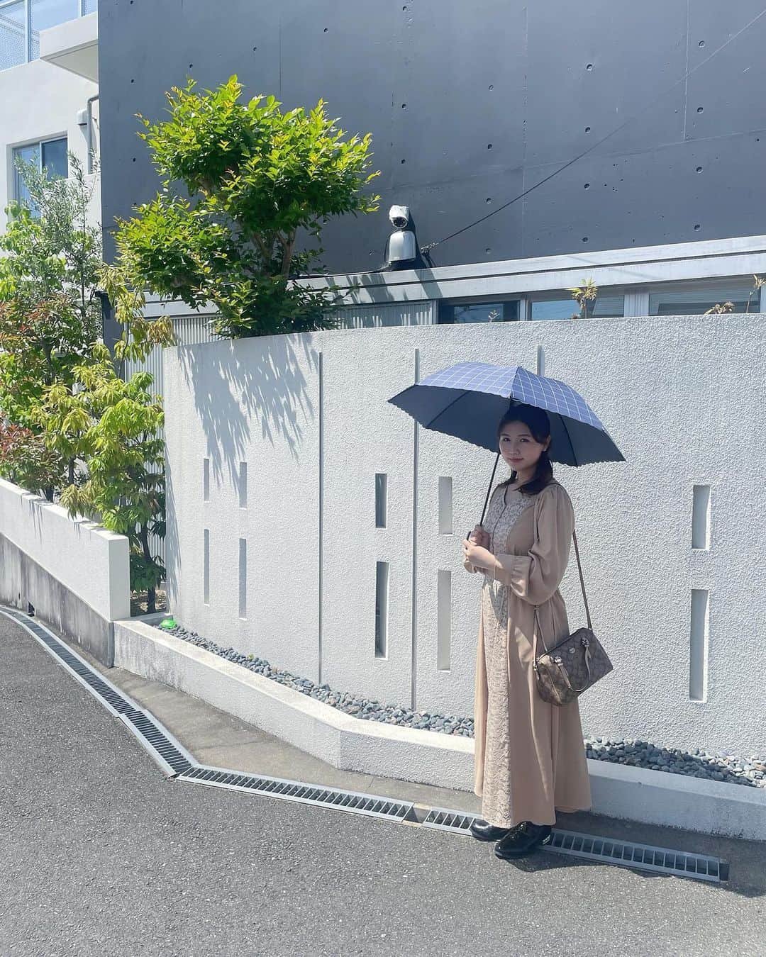 岡畑雛生のインスタグラム：「可愛いワンピース 載せておこうかな☺︎🌤  #appleiphone #iPhoneカメラ #ポートレート#ワンピースコーデ #daily」