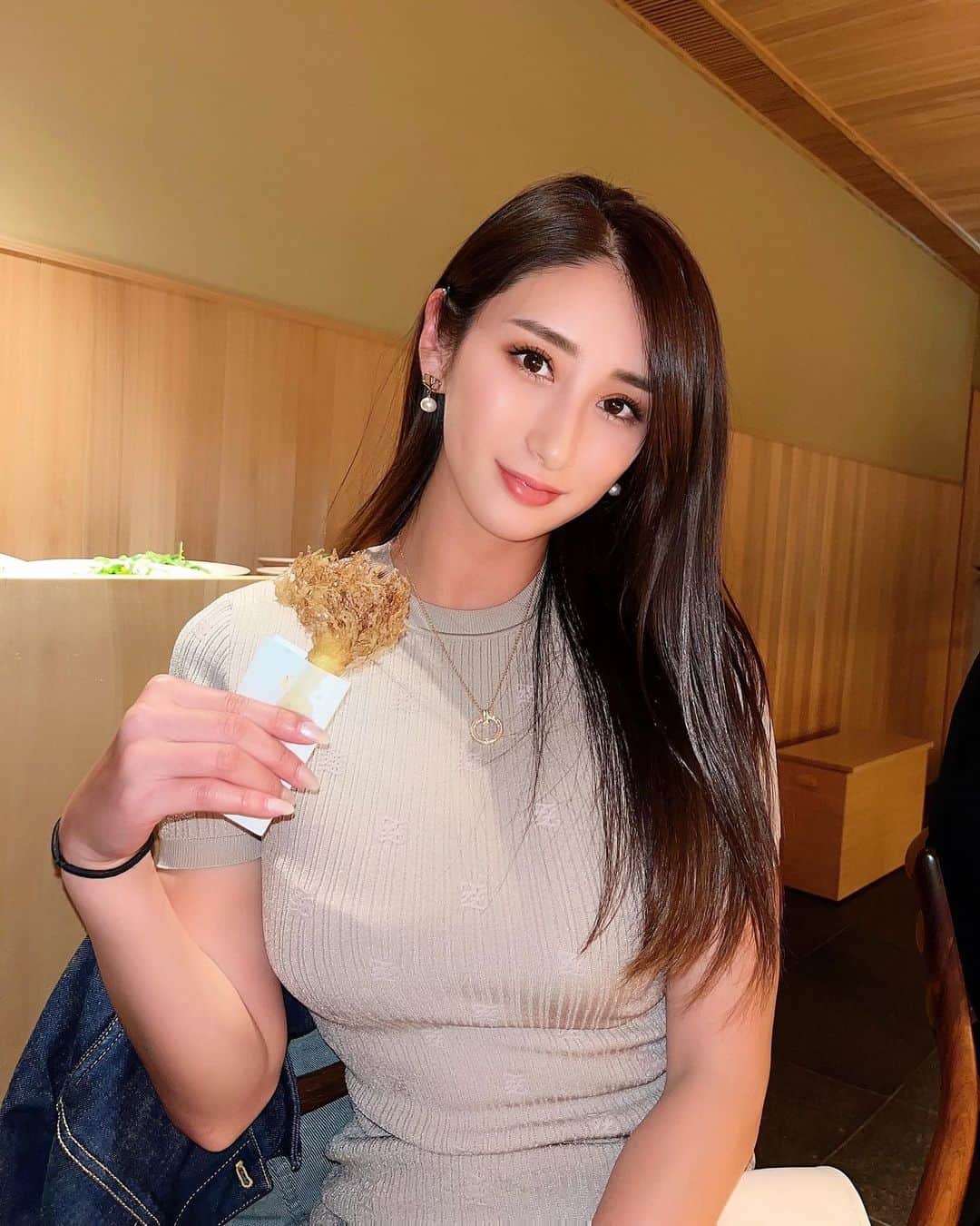 佐藤衣里子のグルメインスタ