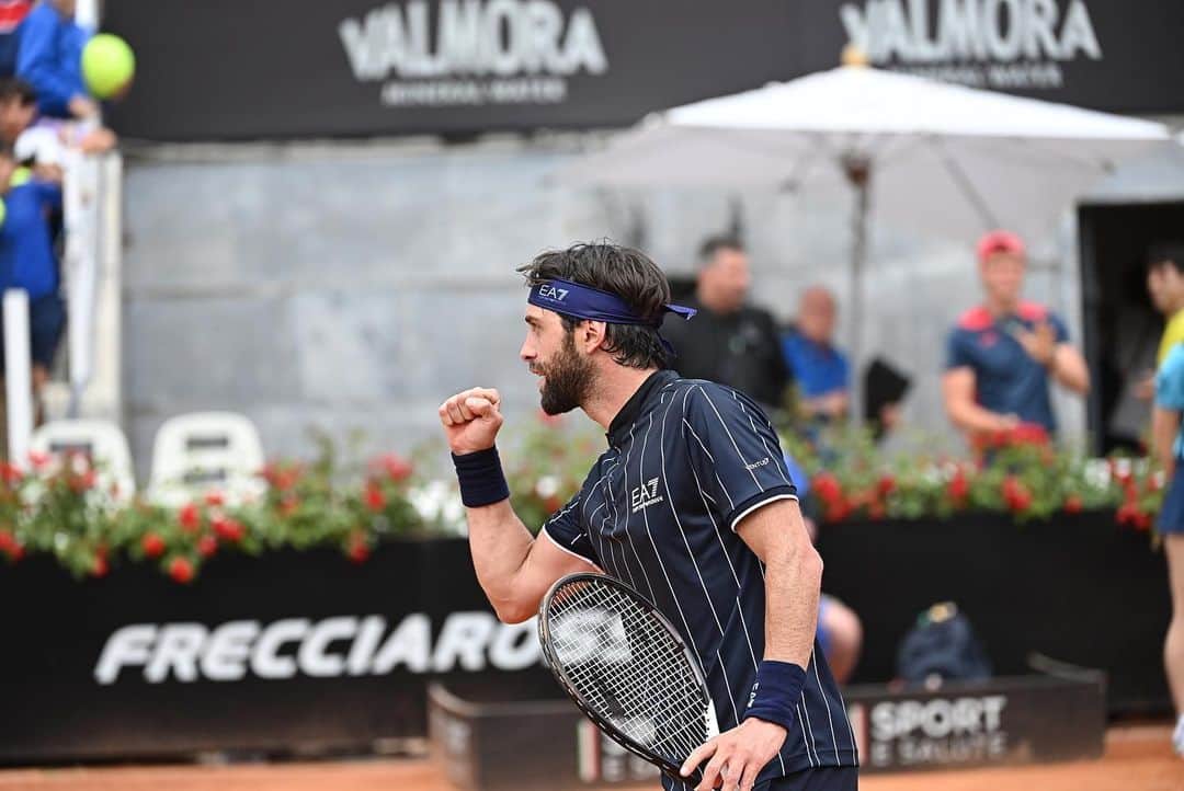 ニコロズ・バシラシビリのインスタグラム：「First match ✅🇮🇹❤️」