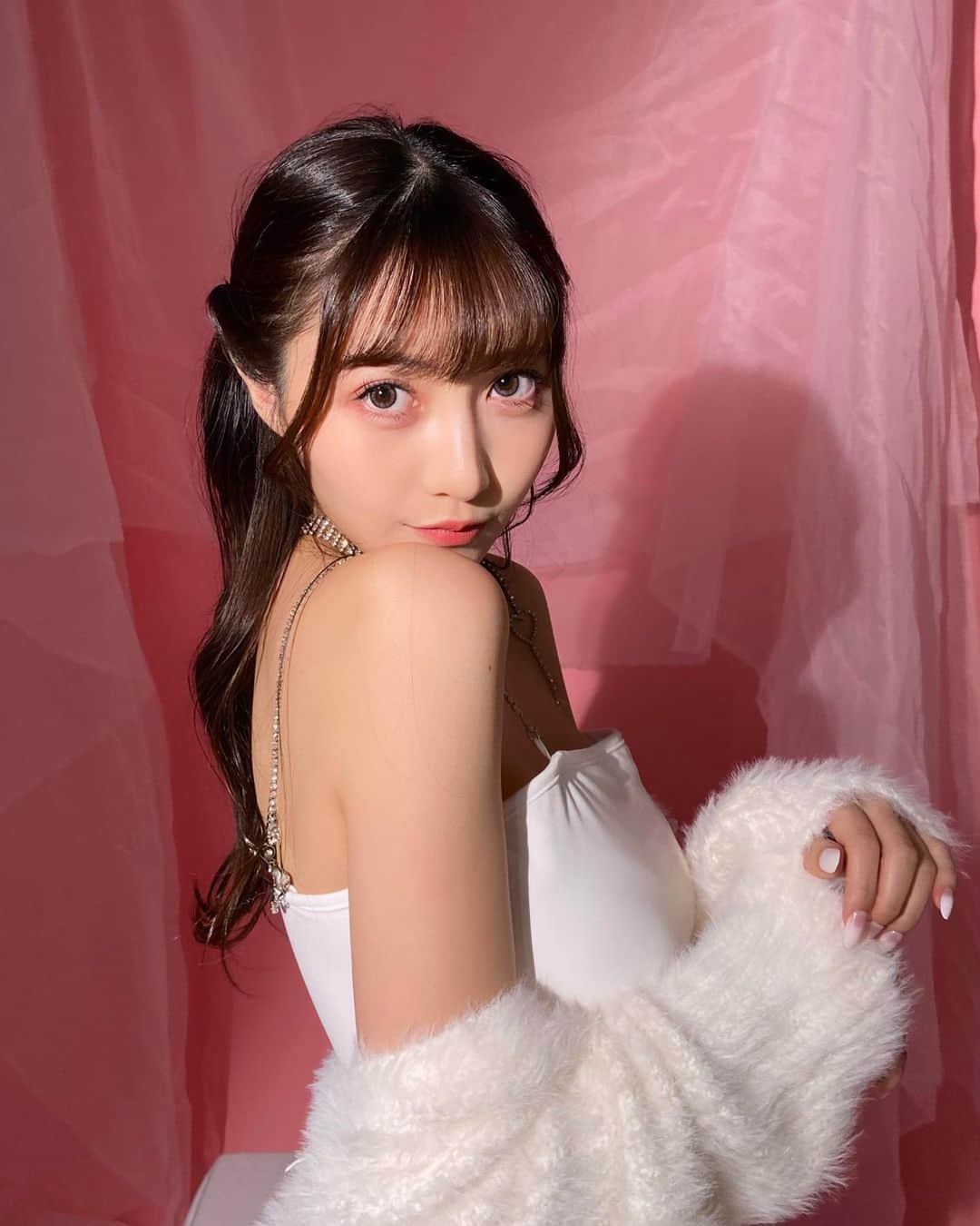 のインスタグラム：「.  え...激アツなんだけど❤︎  #kpop  #辻りりさ  #Lys.」