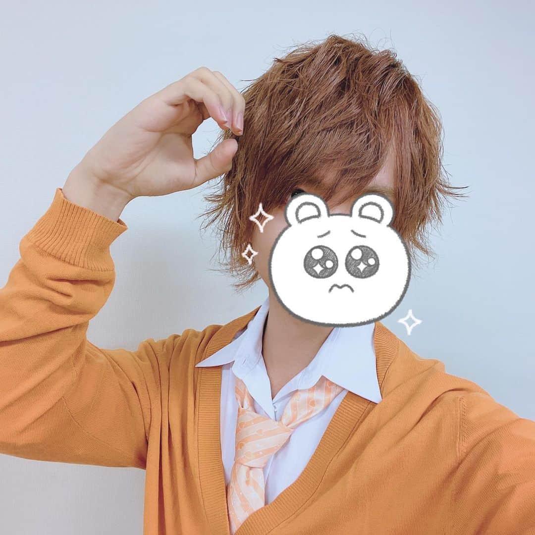 ジェルのインスタグラム：「ライブ前の羊ポーズᏊ･֊･Ꮚ✨   #ジェルくん   #すとぷり   #すとぷり東京ドーム」