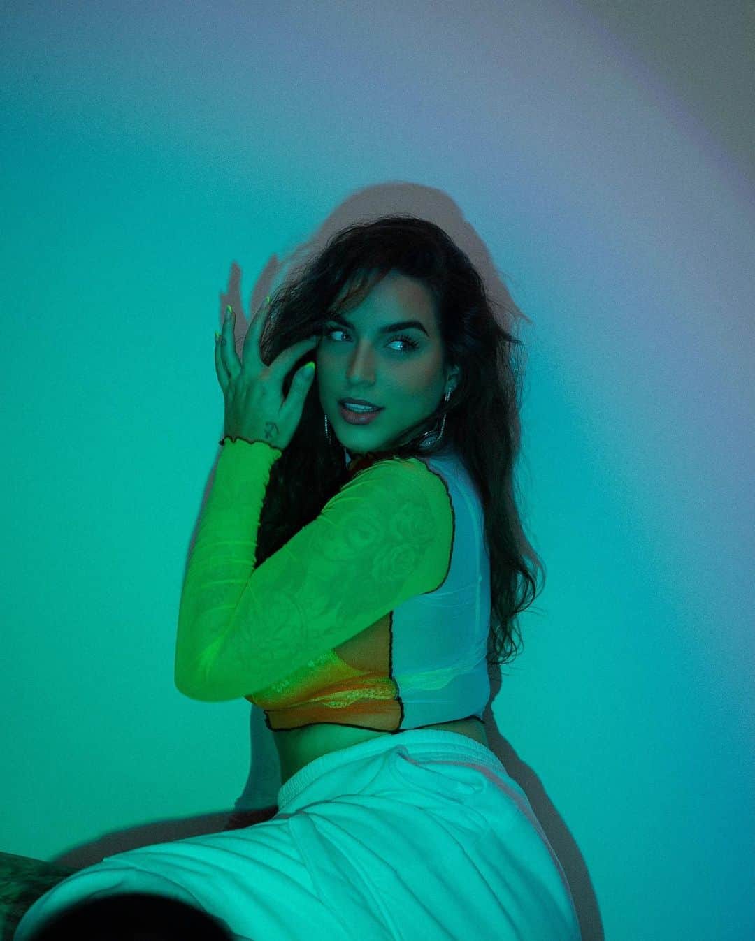 Bruna Unzuetaのインスタグラム：「Umas fotos diferenciadas….」