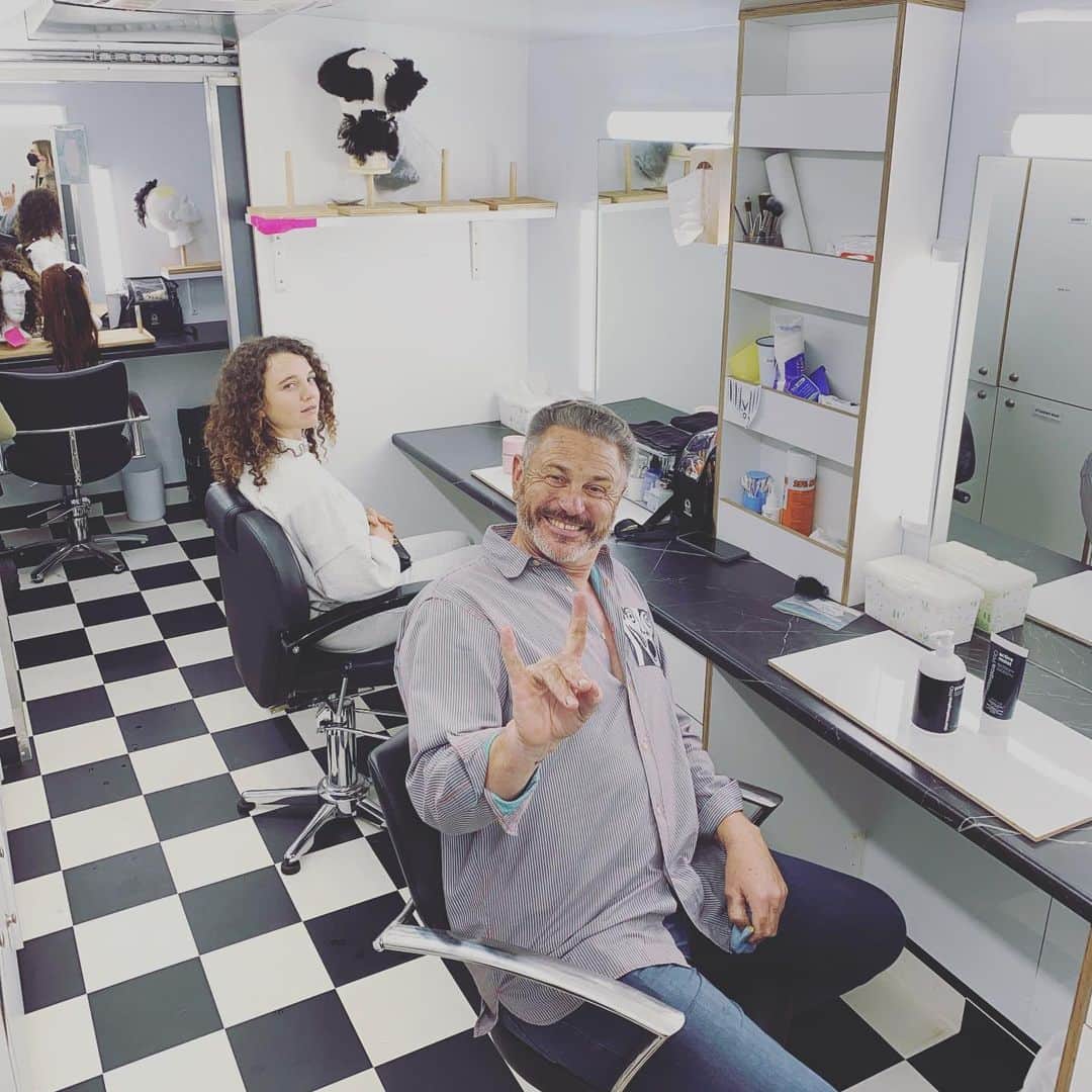 のインスタグラム：「Just in hair and make up with my dad 😎he has a cameo on Sweet Tooth season 2…🤘look at that smile.」